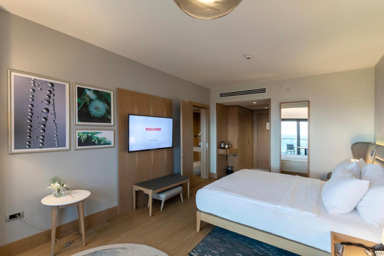 Radisson Blu Hotel Trabzon Eksteriør bilde A bedroom at the hotel