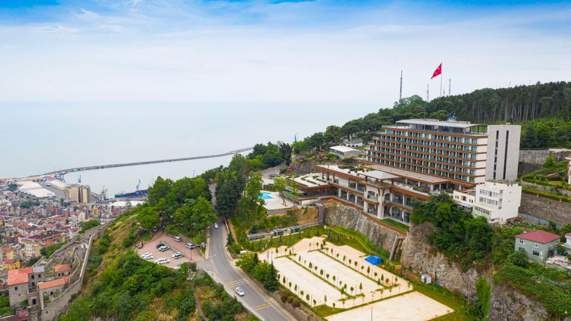 Radisson Blu Hotel Trabzon Eksteriør bilde The hotel in 2016