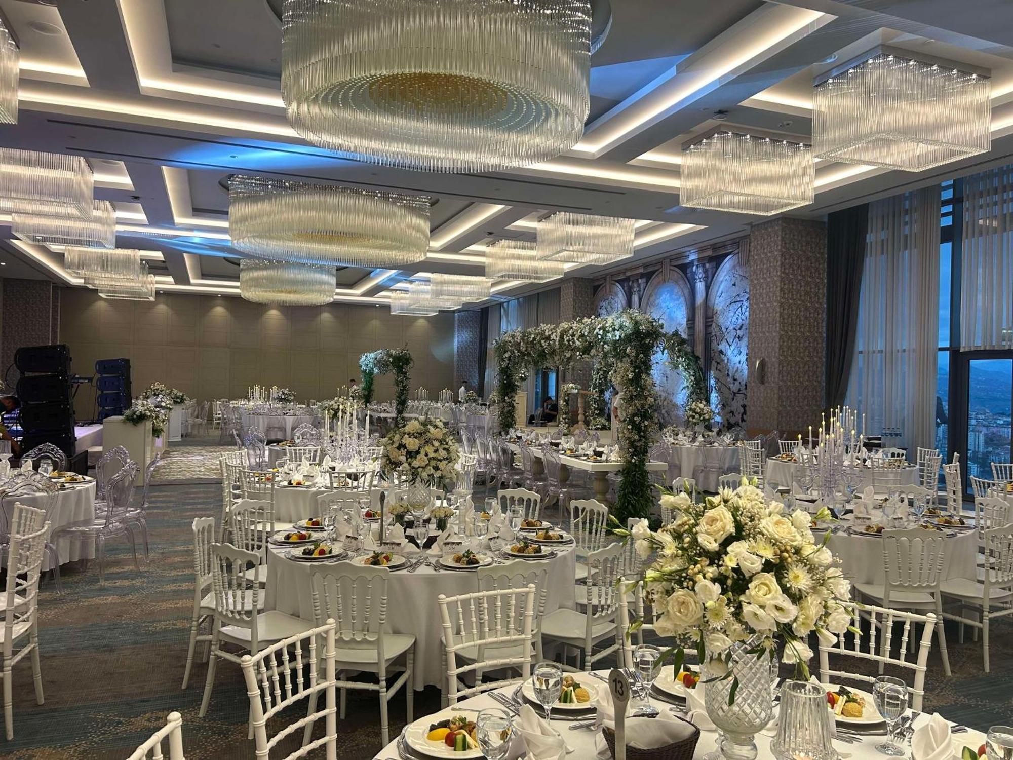 Radisson Blu Hotel Trabzon Eksteriør bilde Wedding reception at the hotel